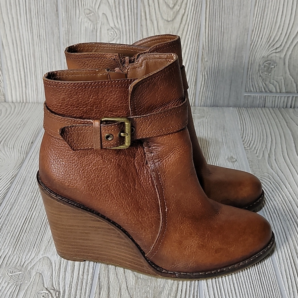 Arturo Chiang Wedge Leather Ankle Boots, Size 7.5